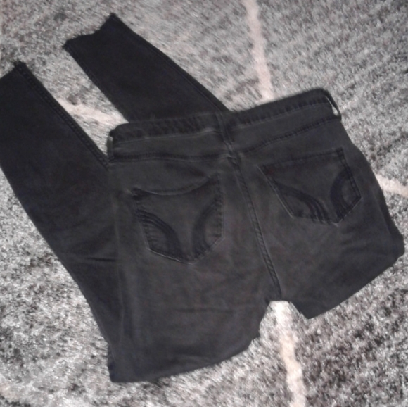 Black Hollister Skinny Jeans - Picture 3 of 3